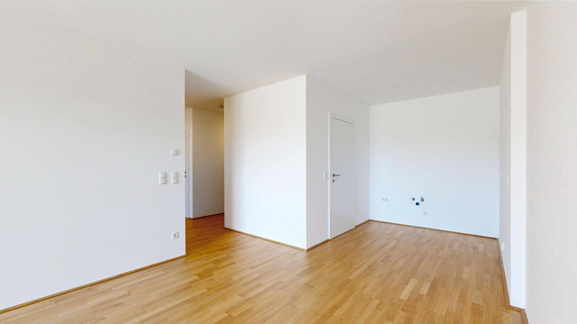Küche mit Abstellraum
