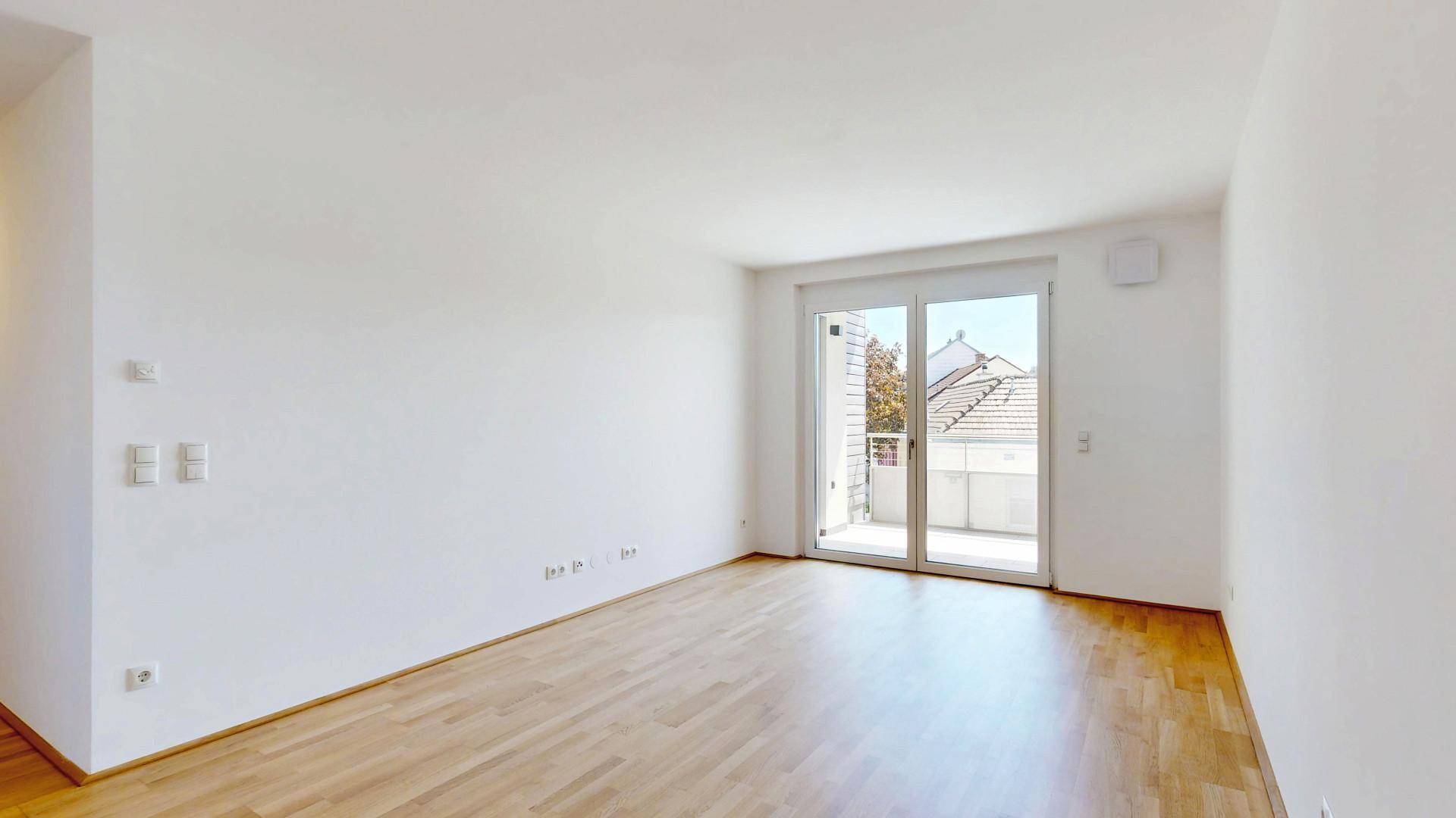 Wohnraum mit Blick auf Loggia