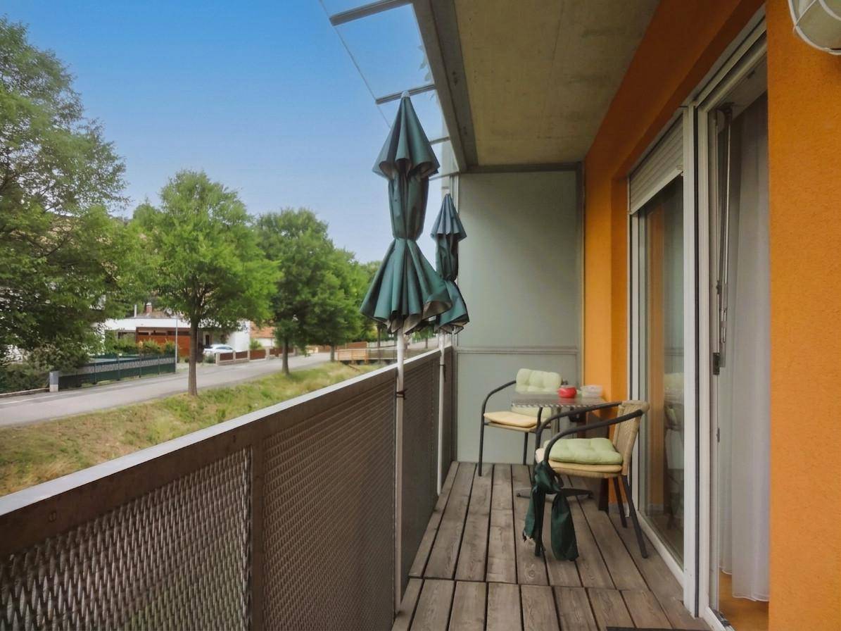 Loggia am Wasser