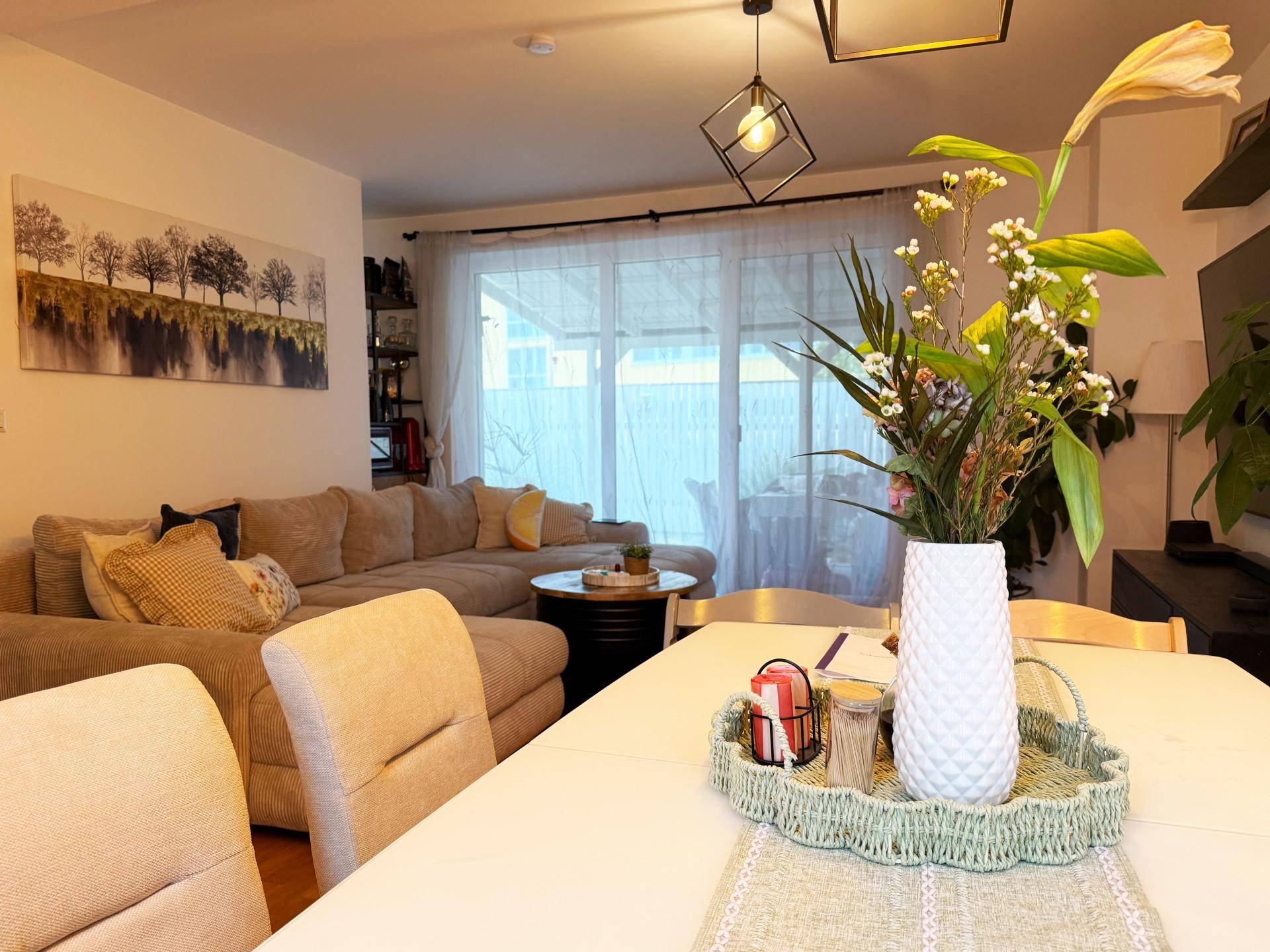 EG Wohnzimmer mit Zugang zur Terrasse