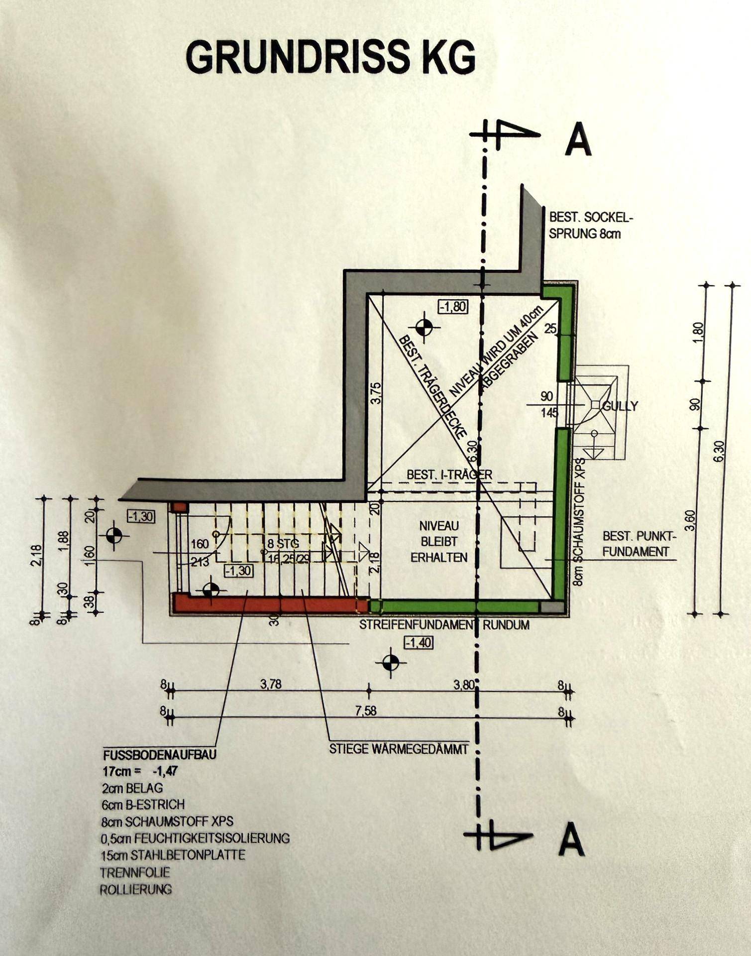 Detaillierter Grundriss des Kellergeschosses mit Fundament- und Niveauangaben.