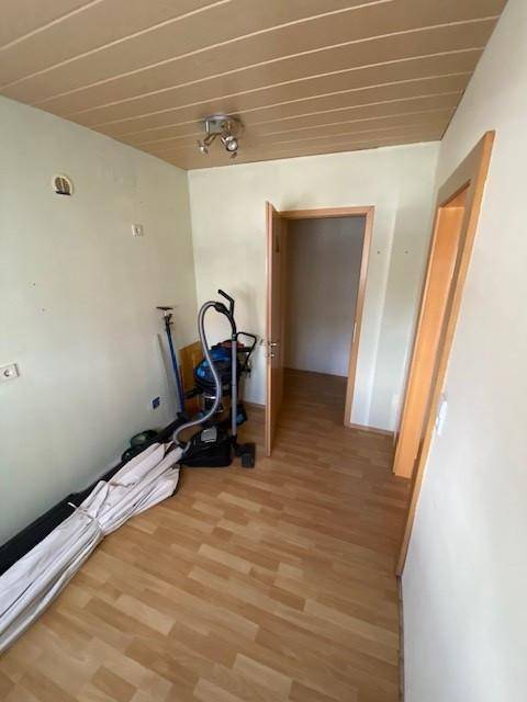 Zimmer und begehbarer Schrank Erdgeschoß