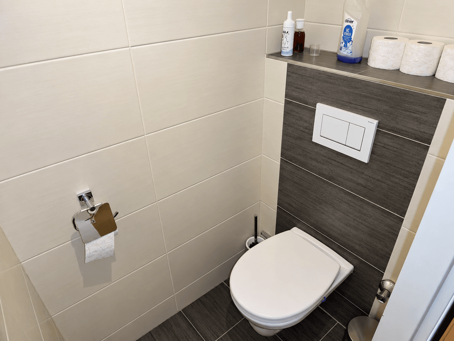 separates Wc
