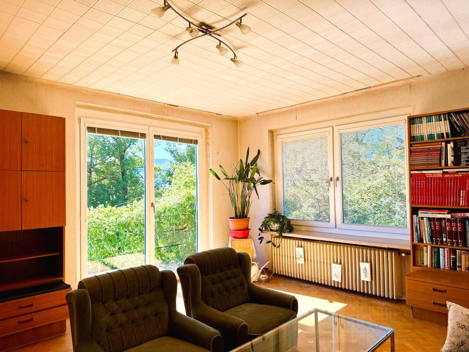 Wohnzimmer, Balkonzugang