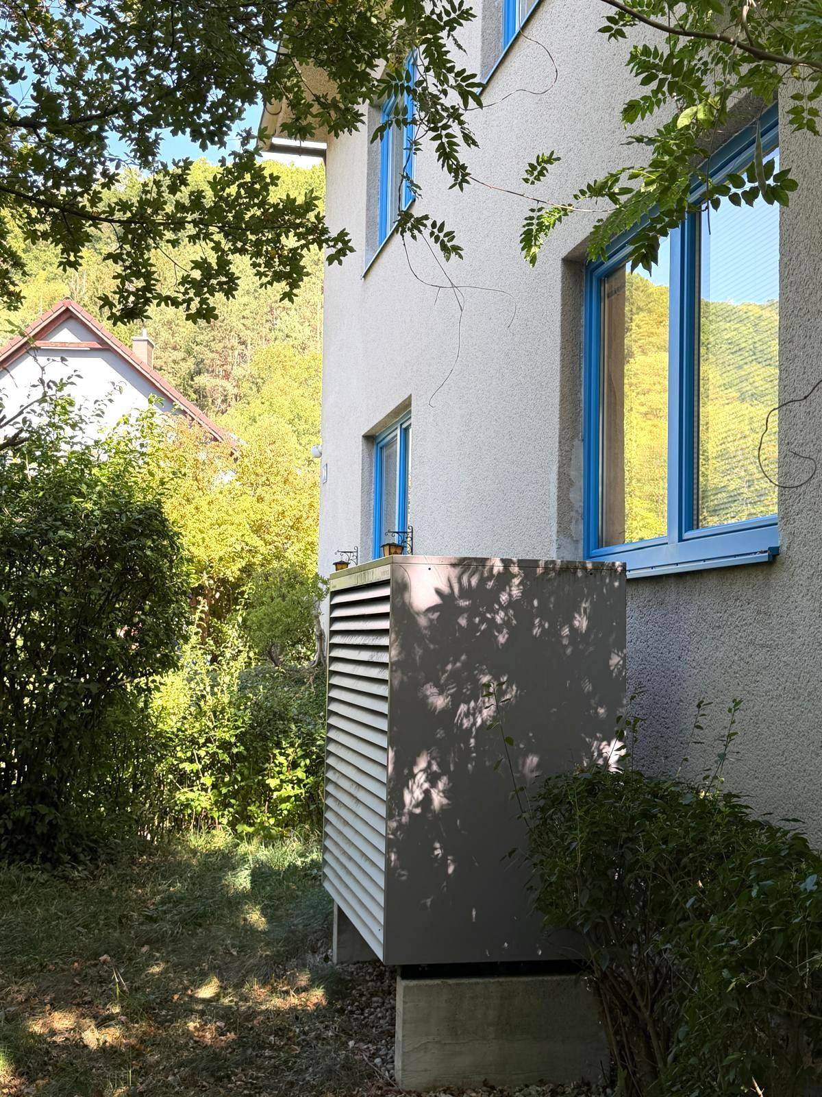 moderne Luft-Wärme-Pumpe