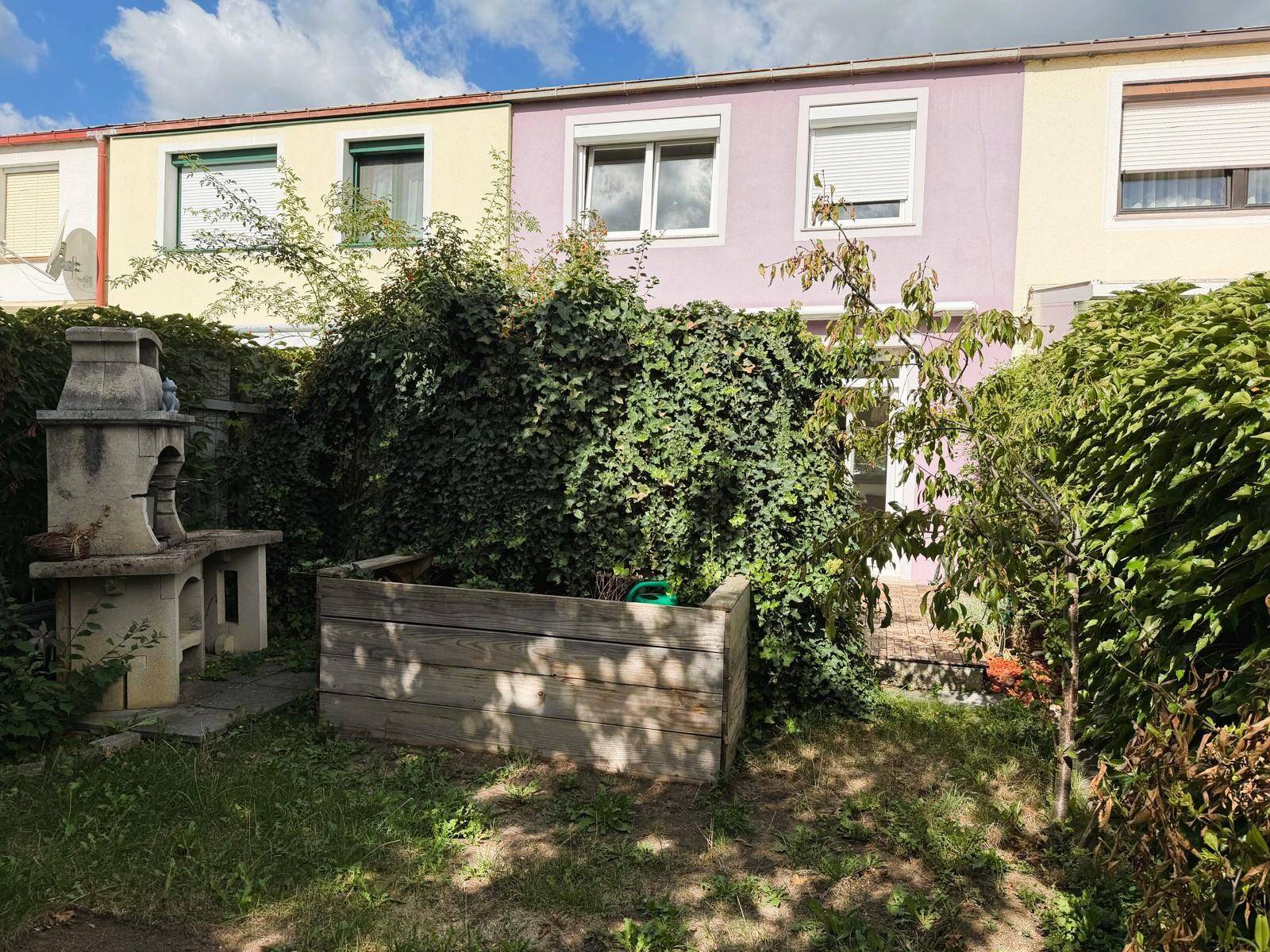 Garten mit Hochbeet, Griller
