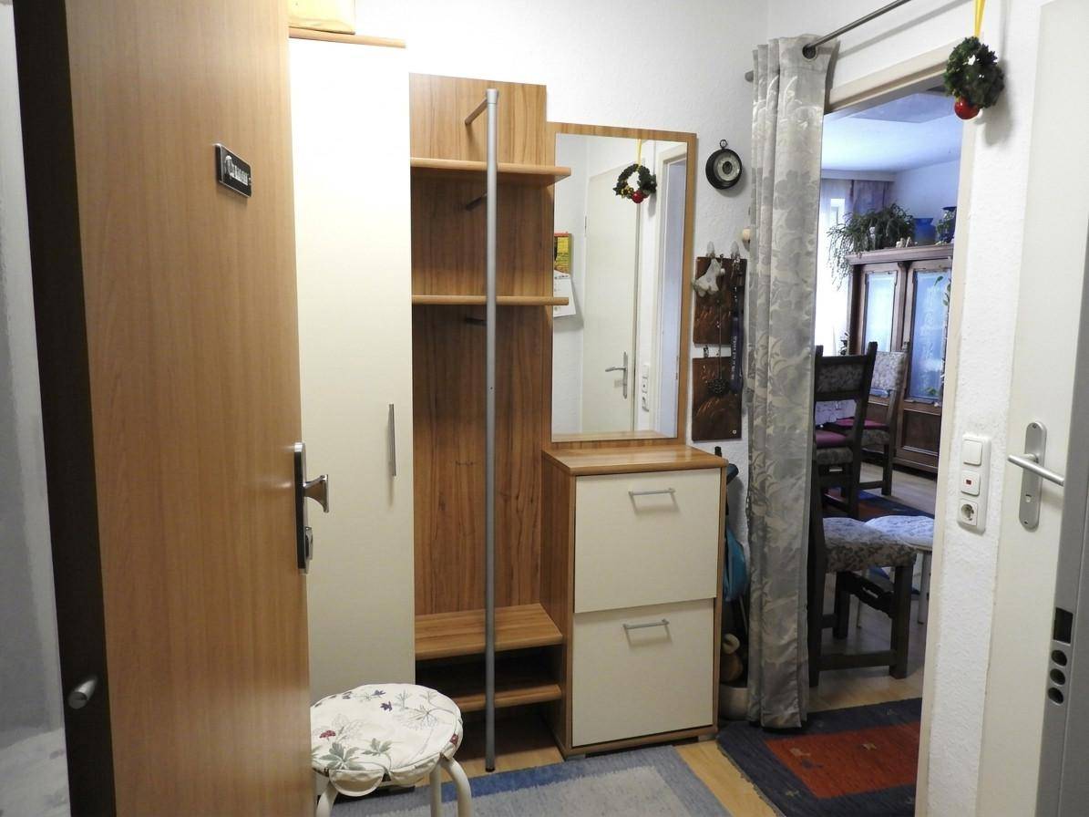 Vorzimmer mit KI aufgeräumt