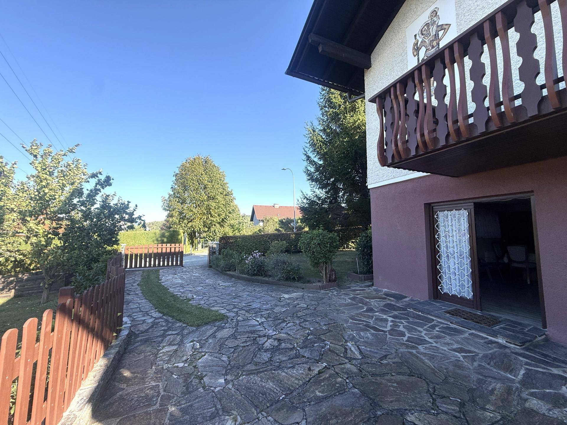 Einfahrt Haus