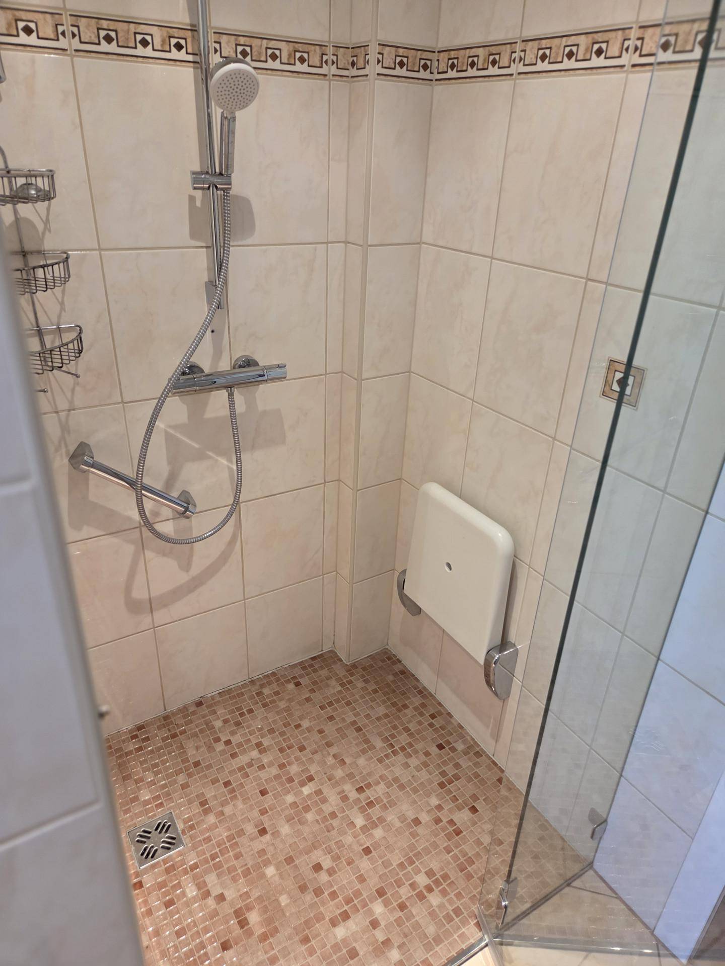 Dusche EG