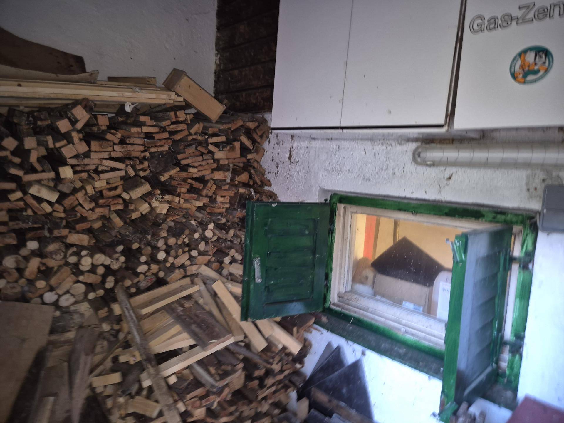 Holzlager EG