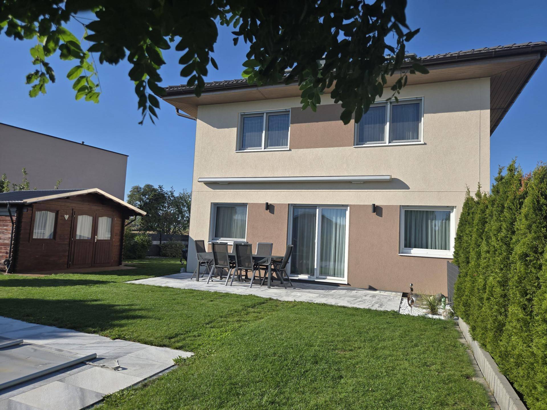 Garten mit Terrasse (Süd)