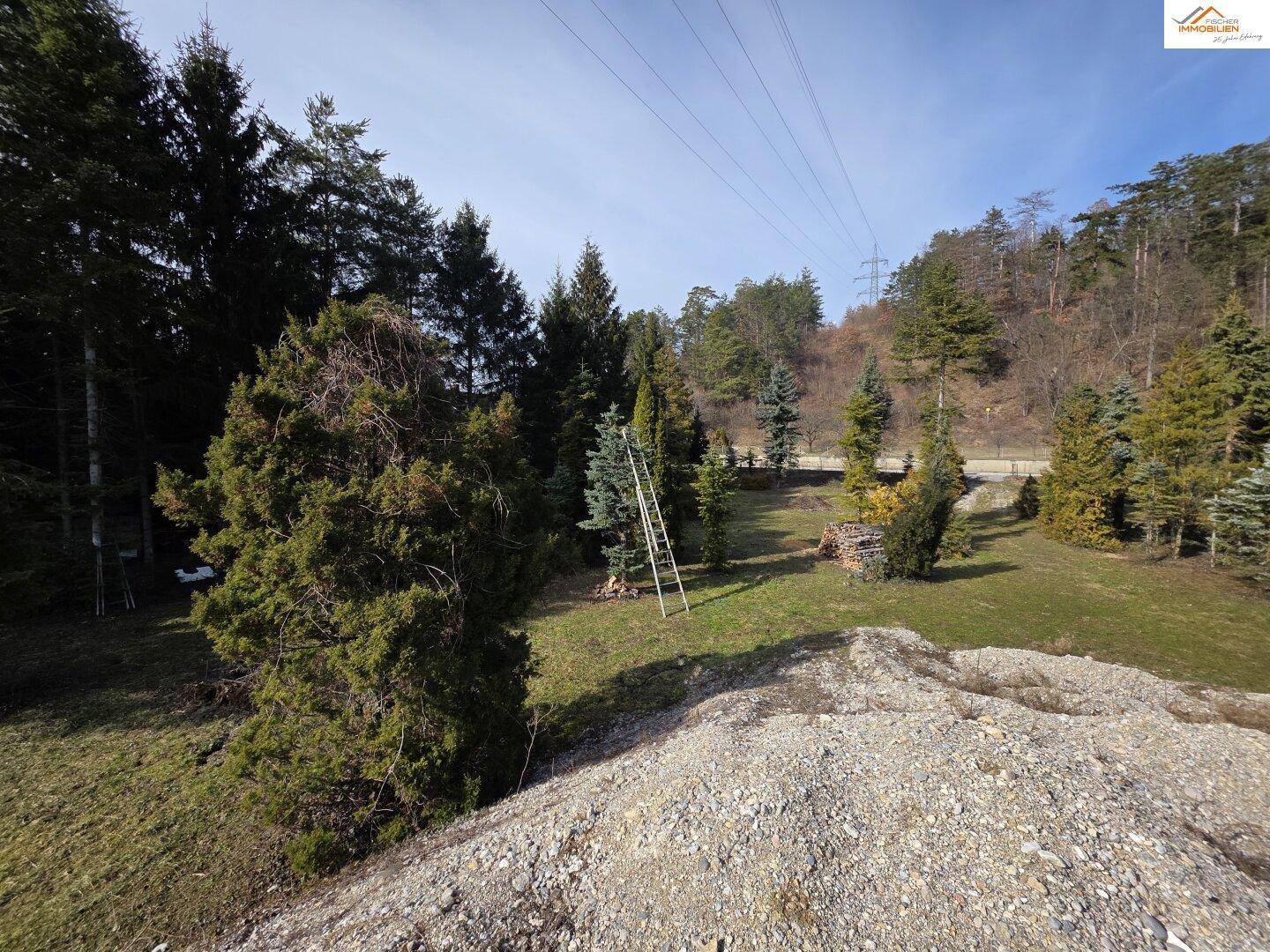 Platz für Haus, Pool und Garage ! Baugrundstück mit über 2.200m² - Ansicht 5