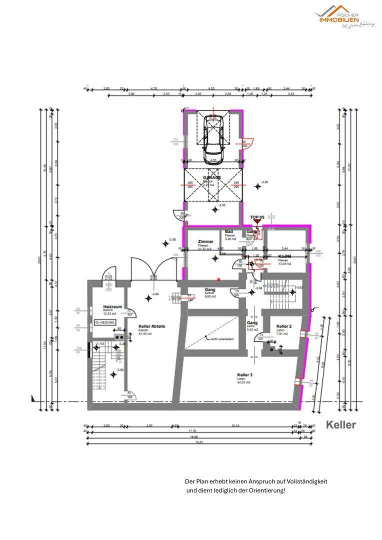 Grundriss des Kellergeschosses mit Garage, mehreren Kellerräumen, einem Bad und einem separaten WC.