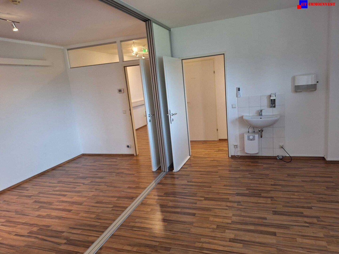 Eisenstadt GHZ - interessantes, gepflegtes 58,5m² Praxis- und Büroräumlichkeiten in Zentrumsnähe zu mieten! – pohled 4