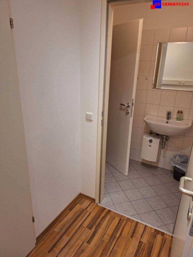Eisenstadt GHZ - interessantes, gepflegtes 58,5m² Praxis- und Büroräumlichkeiten in Zentrumsnähe zu mieten! – další