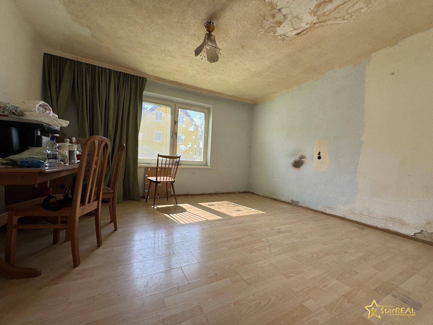 Zimmer 2 EG