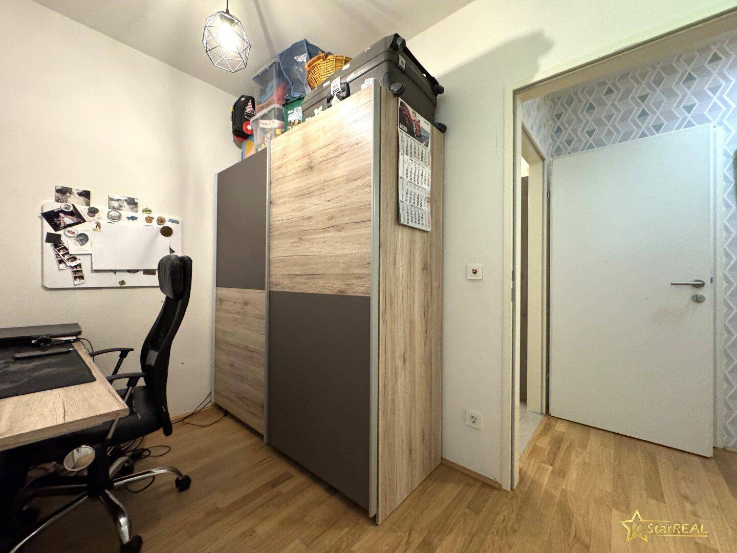 Schrankraum/Schlafzimmer