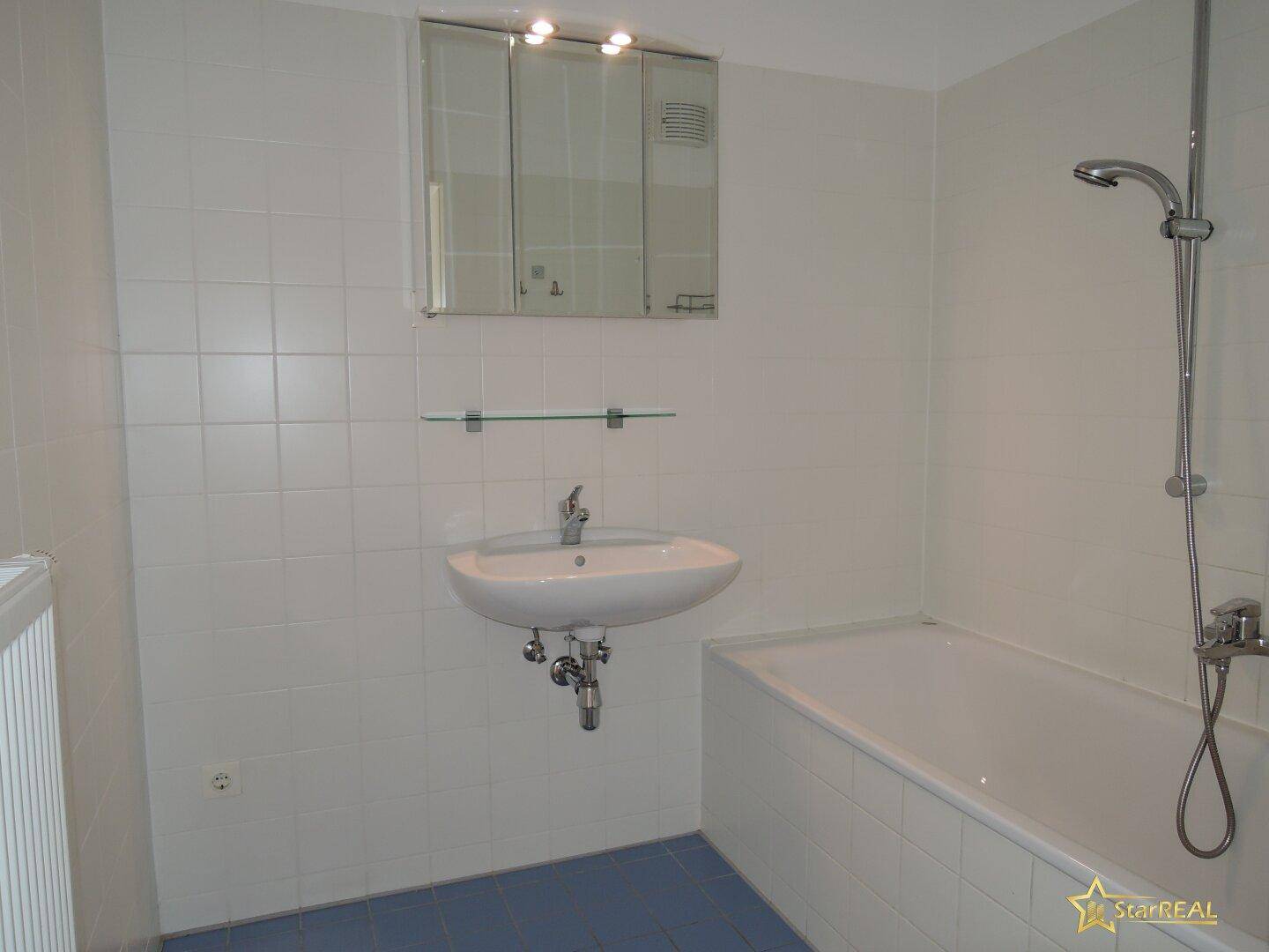 Badezimmer/UNMÖBLIERT