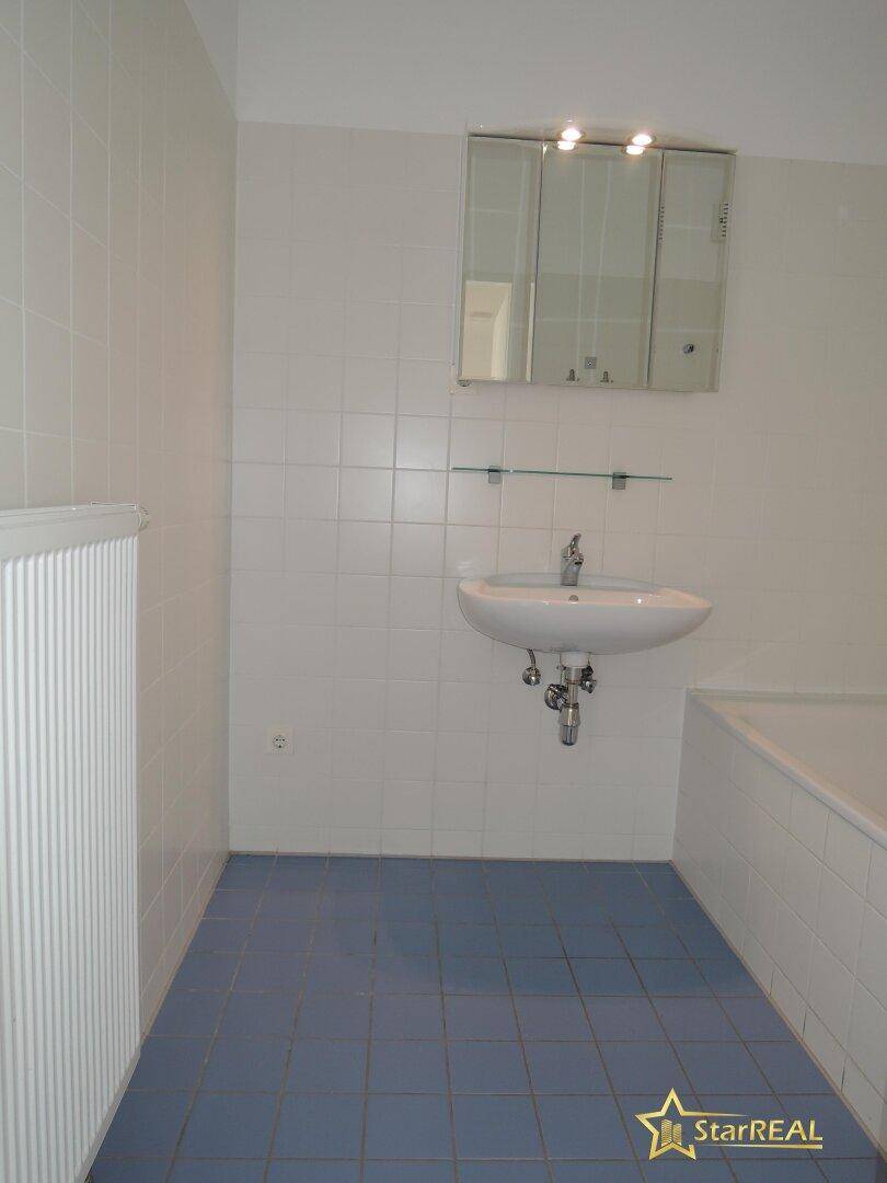 Badezimmer/UNMÖBLIERT