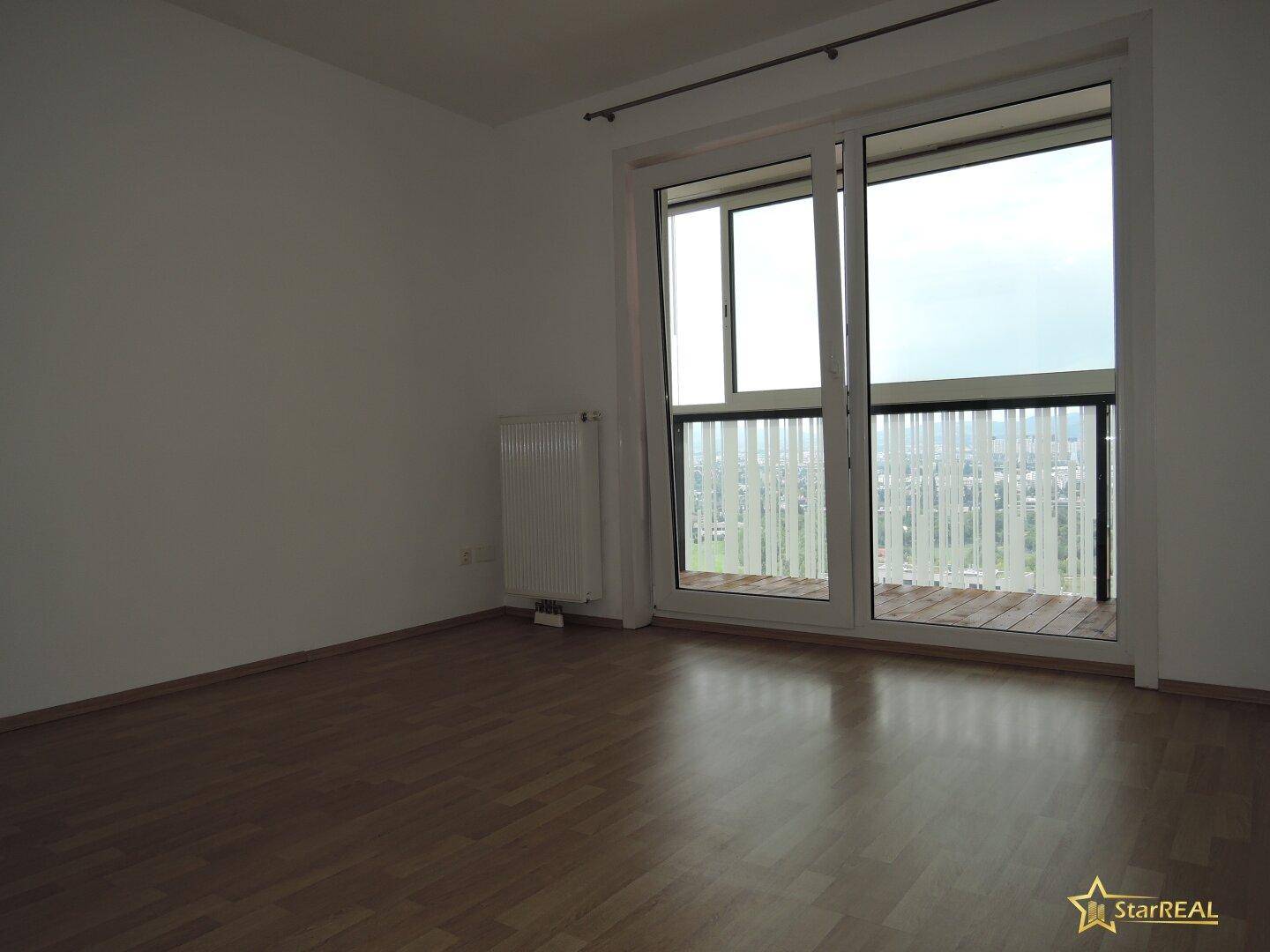 Wohnzimmer/UNMÖBLIERT