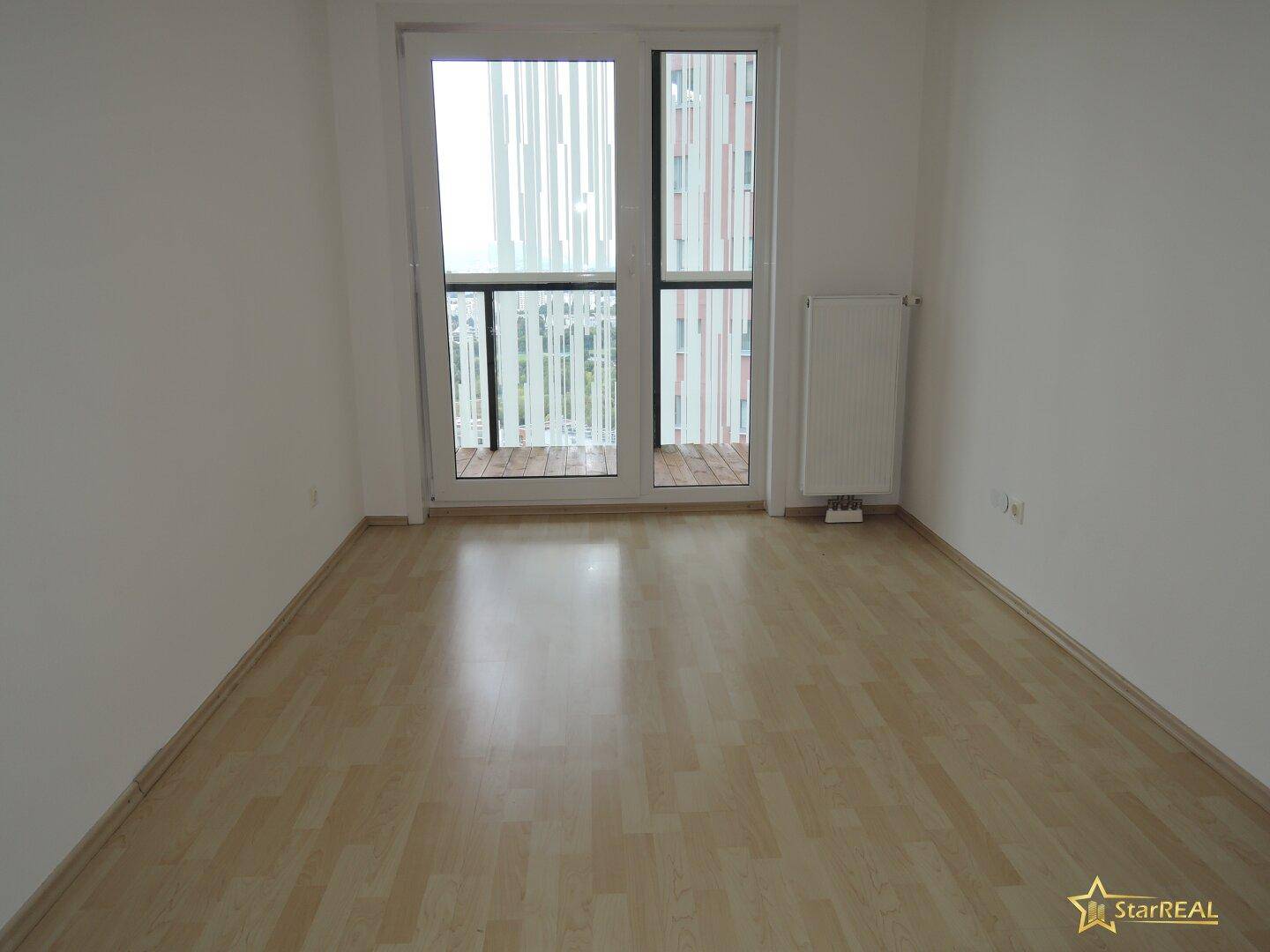 Zimmer/UNMÖBLIERT