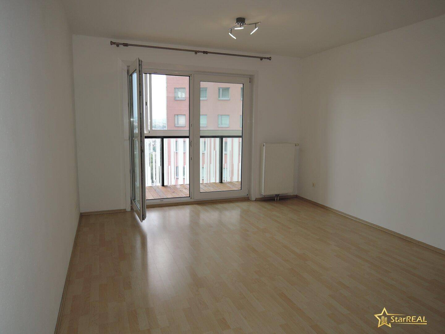 Zimmer/UNMÖBLIERT