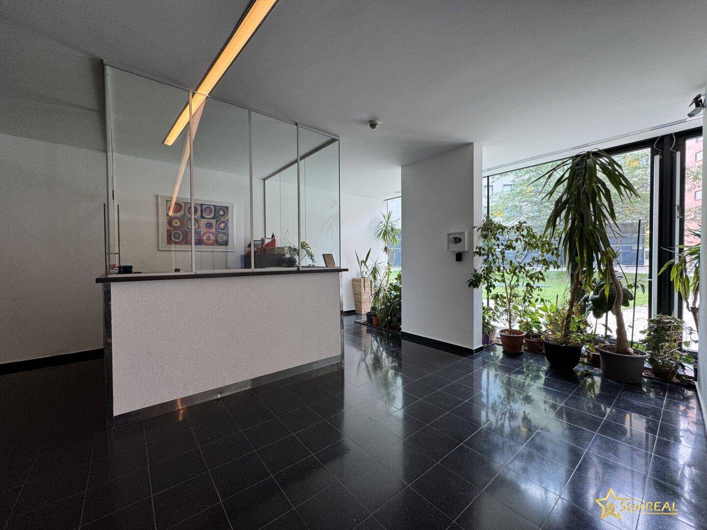 Entree mit Concierge-Service
