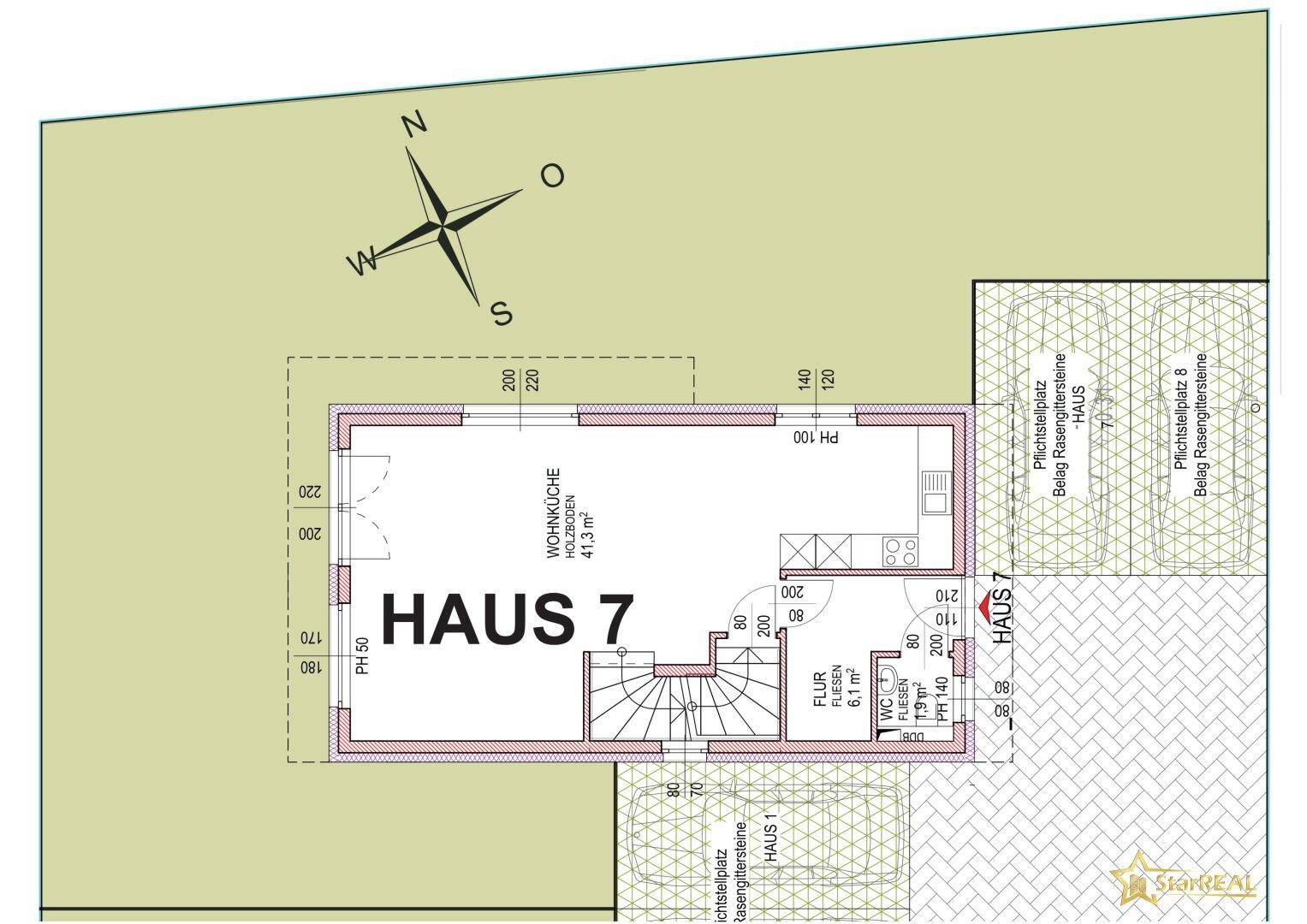 Grundriss des Erdgeschosses von Haus 7 mit offener Wohnküche und Gäste-WC.