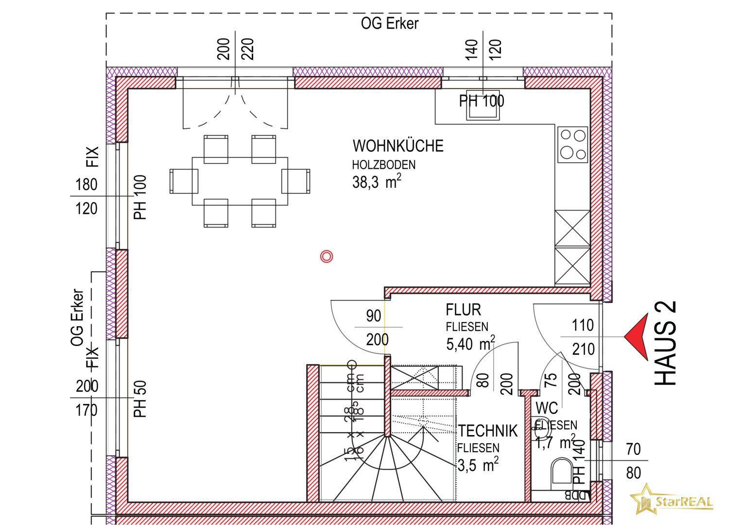 Grundriss des Erdgeschosses mit offener Wohnküche, Flur, WC und Technikraum.