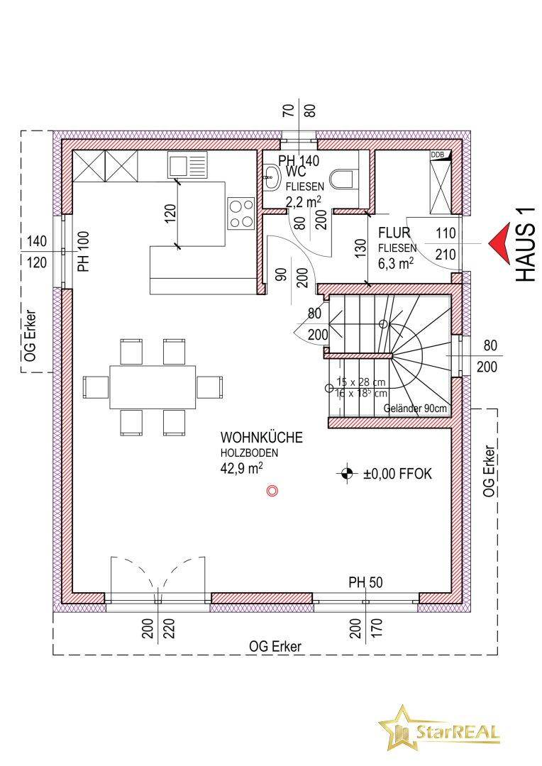 Grundriss des Erdgeschosses mit offener Wohnküche, WC und Treppenaufgang.