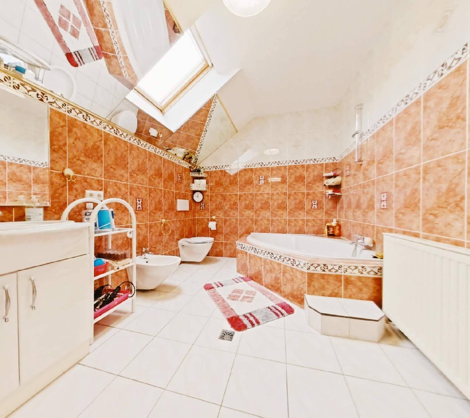 Bath1+WC2