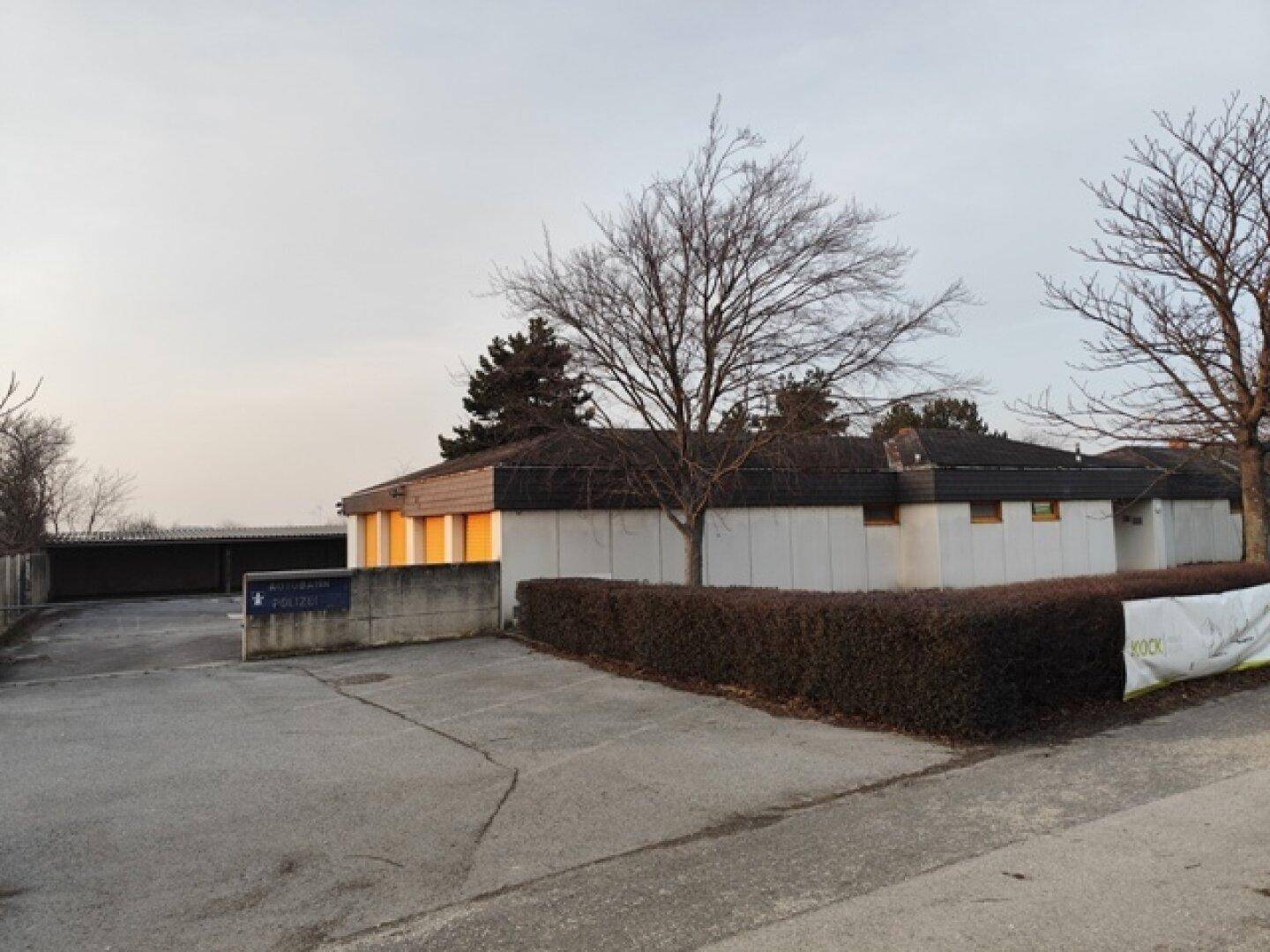 Großzügiges Büro in Parndorf mit Garten, 4 Garagen &amp; 9 Stellplätzen zu mieten! - Ansicht 2