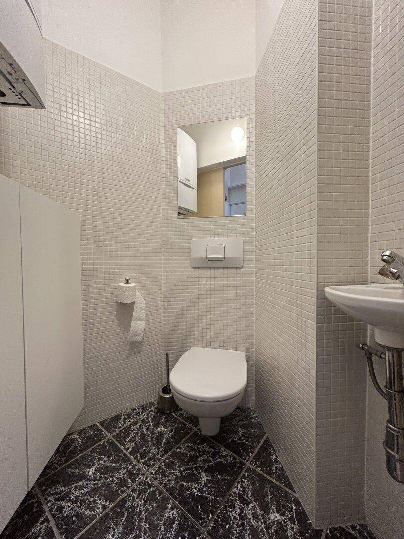 WC + Handwaschbecken
