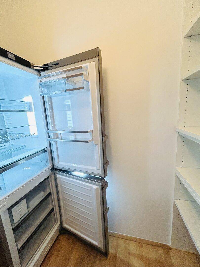 Abstellraum: Kühl- und Gefrierschrank