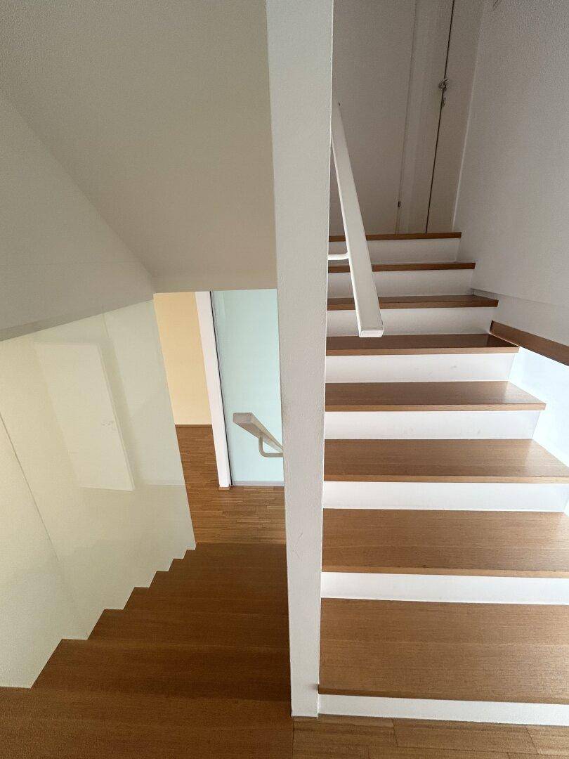 1. OG: Stiegenhaus/Treppe