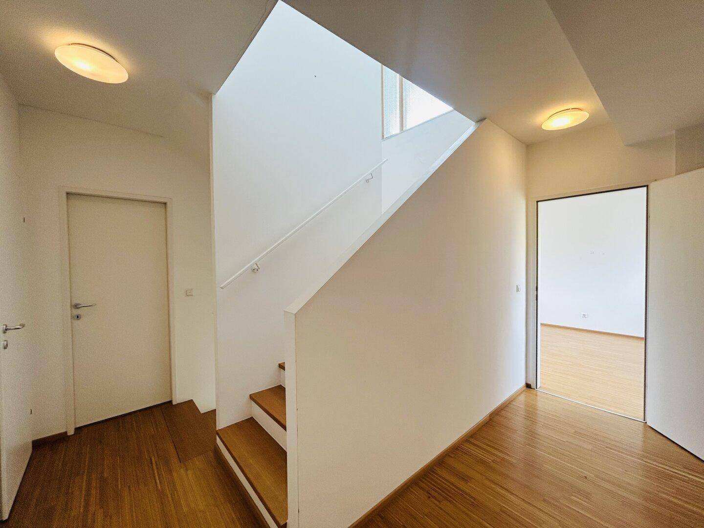 1. OG: Stiegenhaus/Treppe