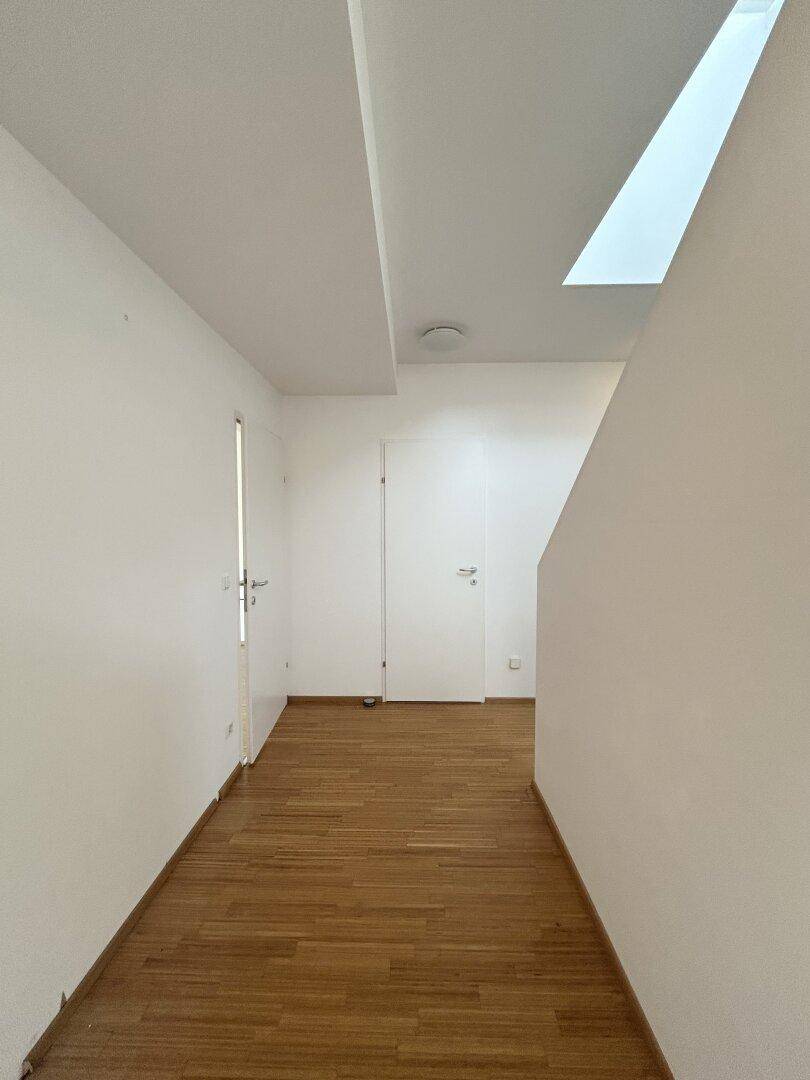 1. OG: Stiegenhaus/Treppe