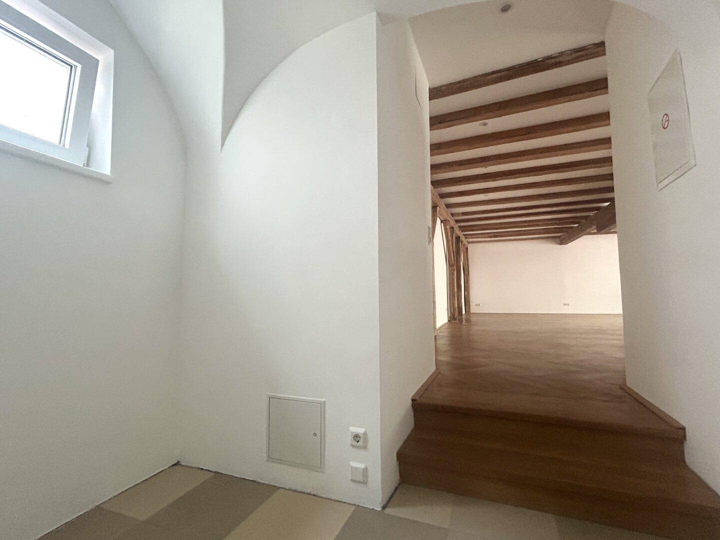 Vom Vorzimmer - Blick zur Wohnküche