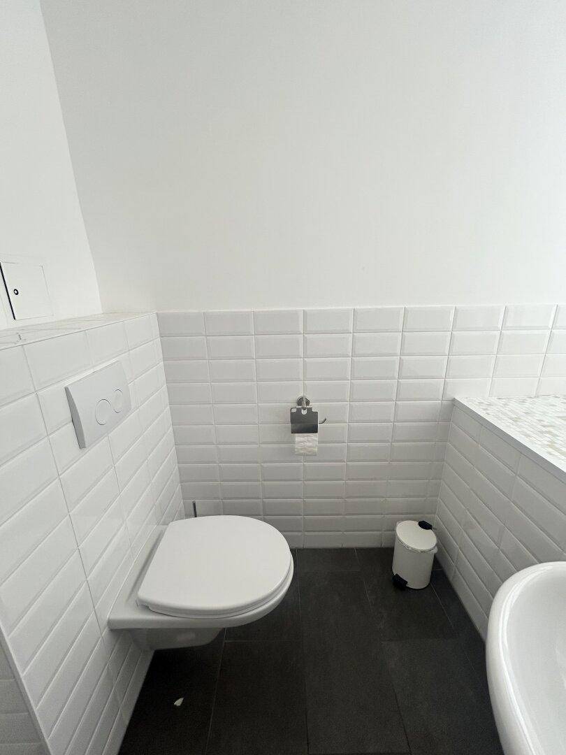 WC + Handwaschbecken