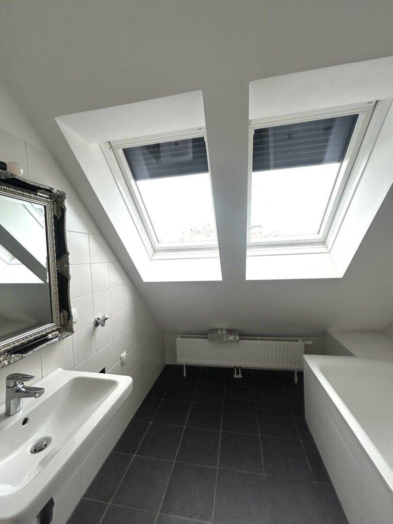 Obere Ebene: Wanne + WC