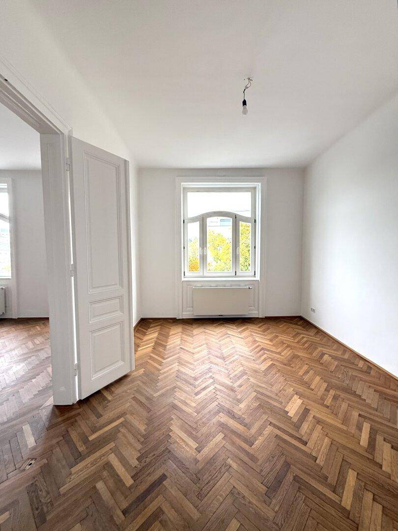 Straßenseitiges Zimmer