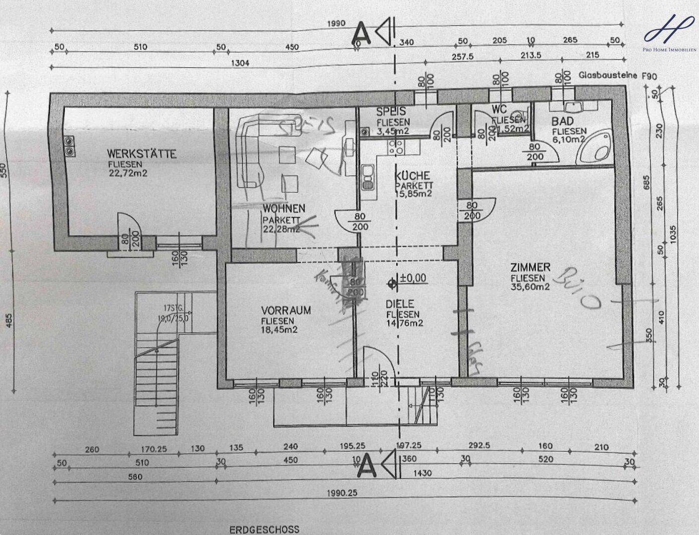 Grundriss des Erdgeschosses mit Werkstatt, Wohnbereich, Küche und Bad.