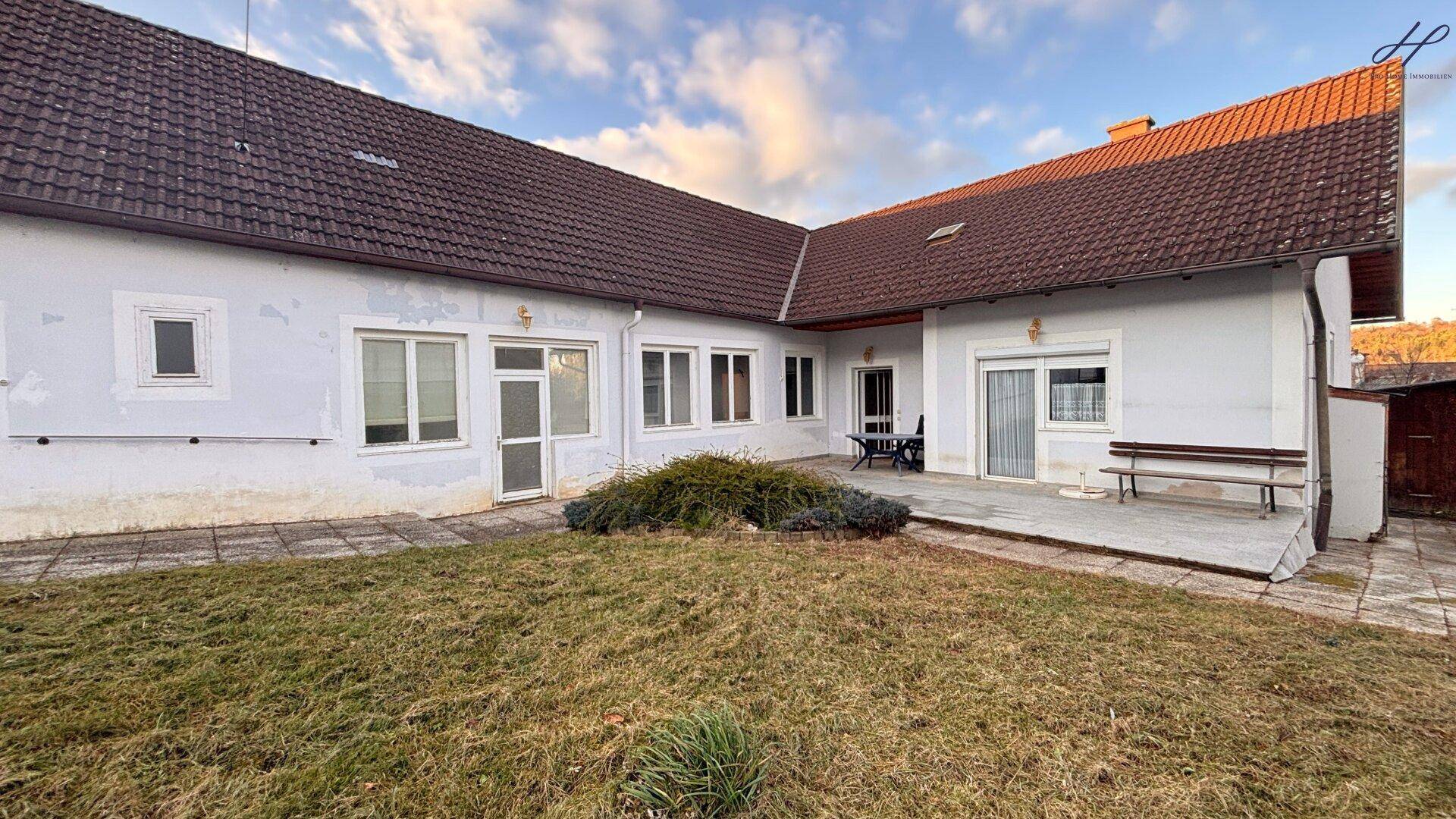 Wohnhaus mit Potenzial, Garten und viel Platz zum Entfalten – pohled 2