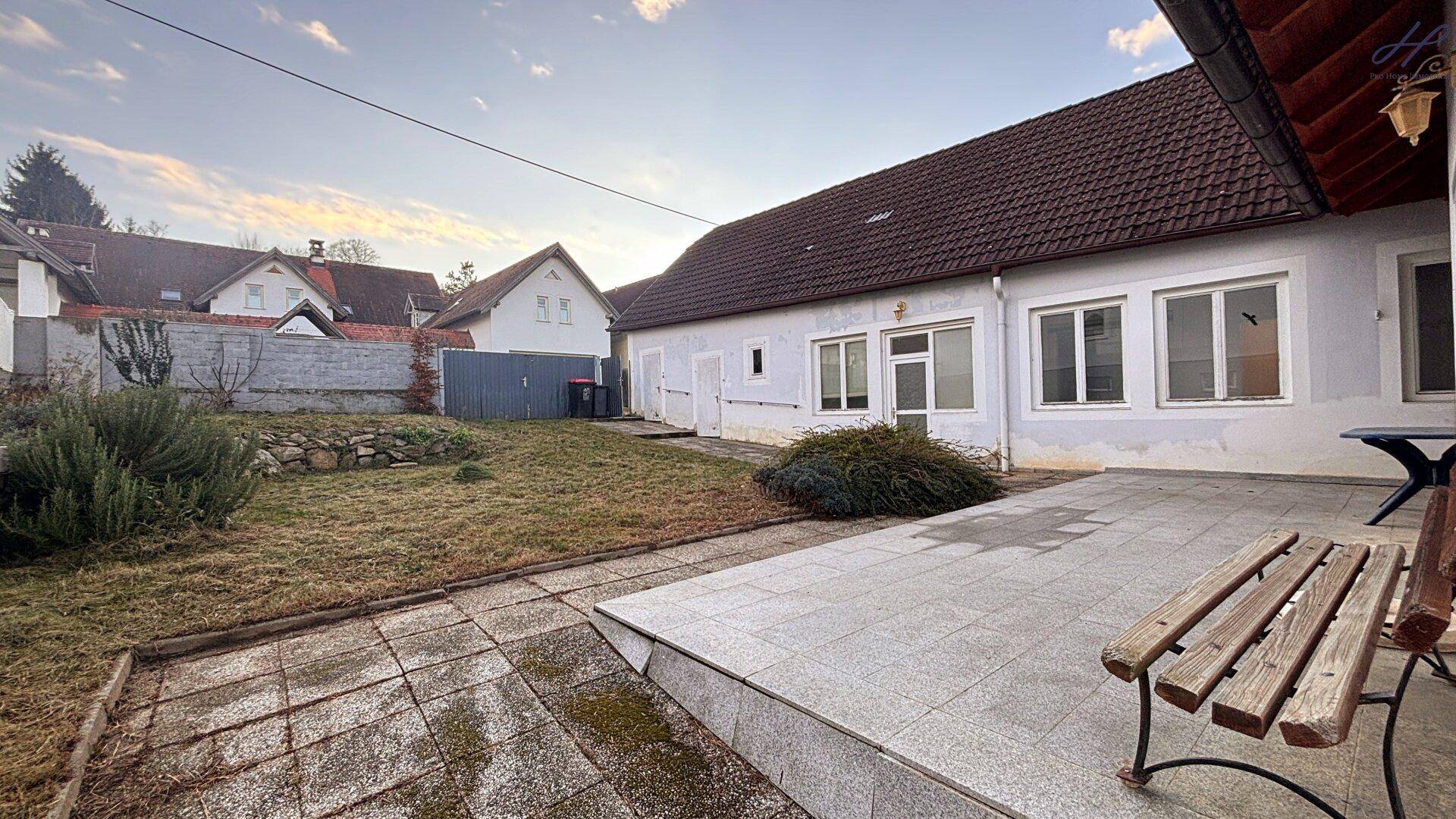 Wohnhaus mit Potenzial, Garten und viel Platz zum Entfalten – pohled 3