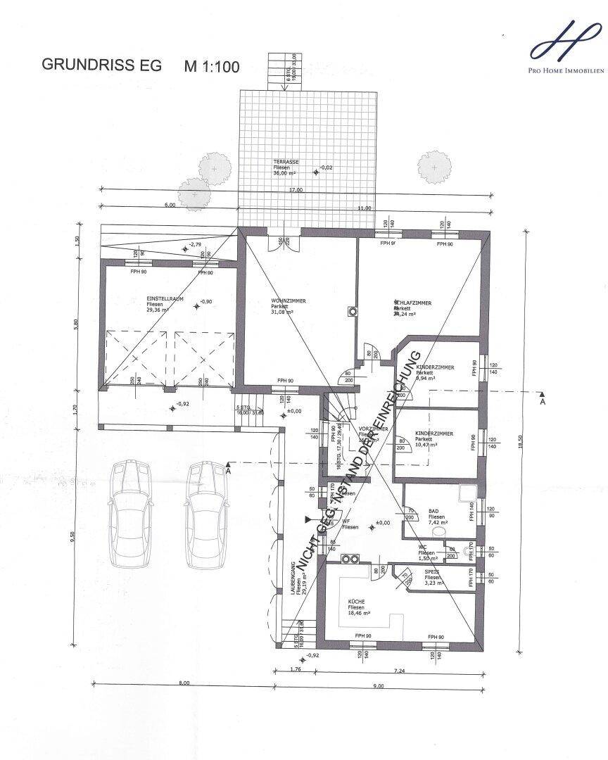 Grundriss des Erdgeschosses mit Wohnzimmer, Küche, Schlafzimmern, Bad und integrierter Garage.