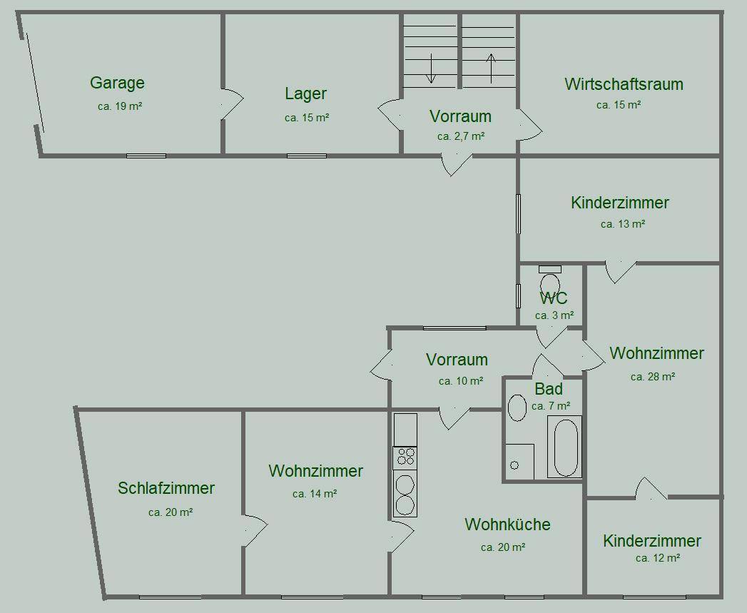 Grundriss des Erdgeschosses mit Wohnzimmer, Schlafzimmern, Küche und Garage.
