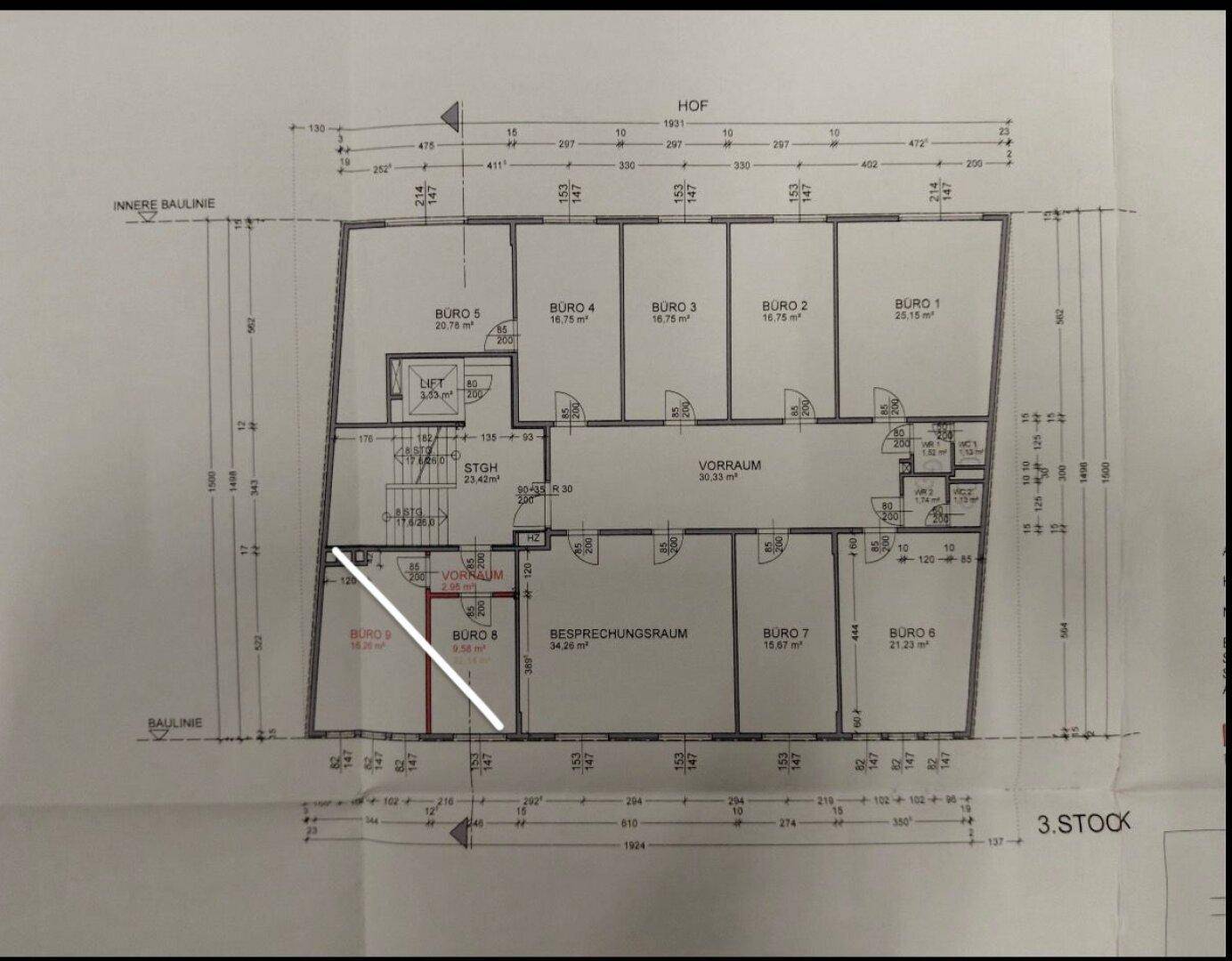 Grundriss des 3. Stocks mit mehreren Büroräumen und einem Vorraum.