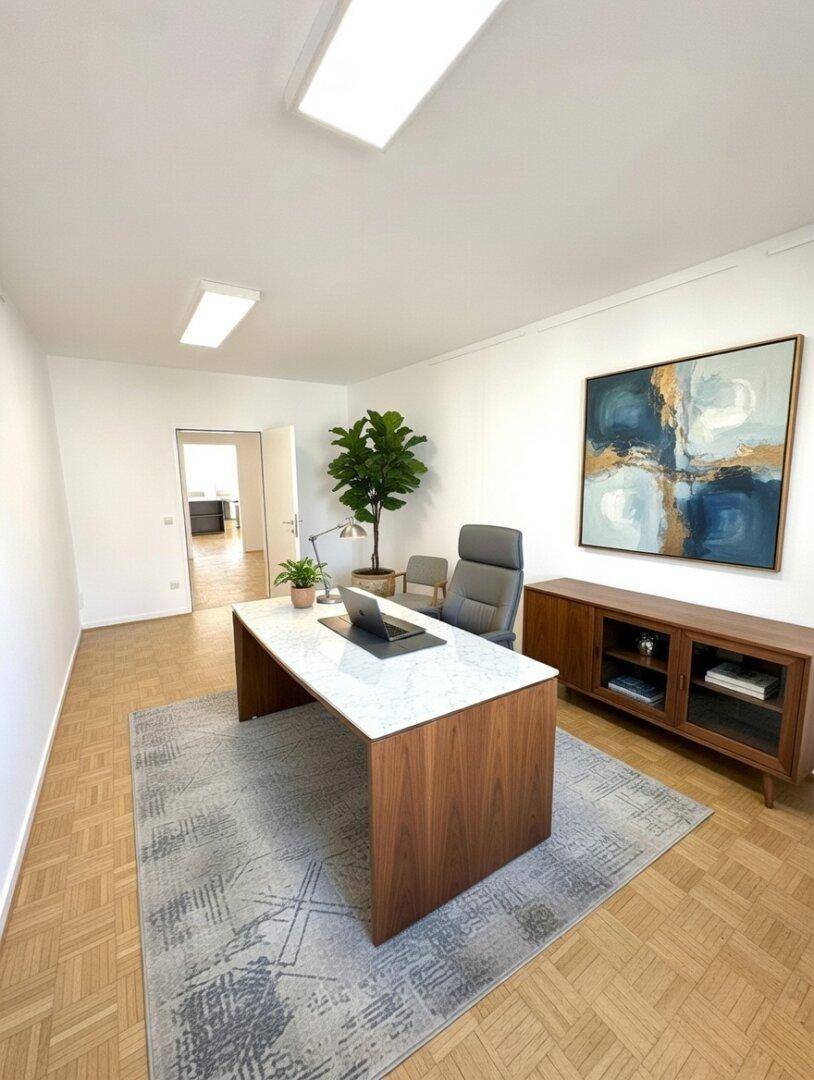Elegantes Büro mit großem Schreibtisch, Holzelementen und einem abstrakten Kunstwerk an der Wand.