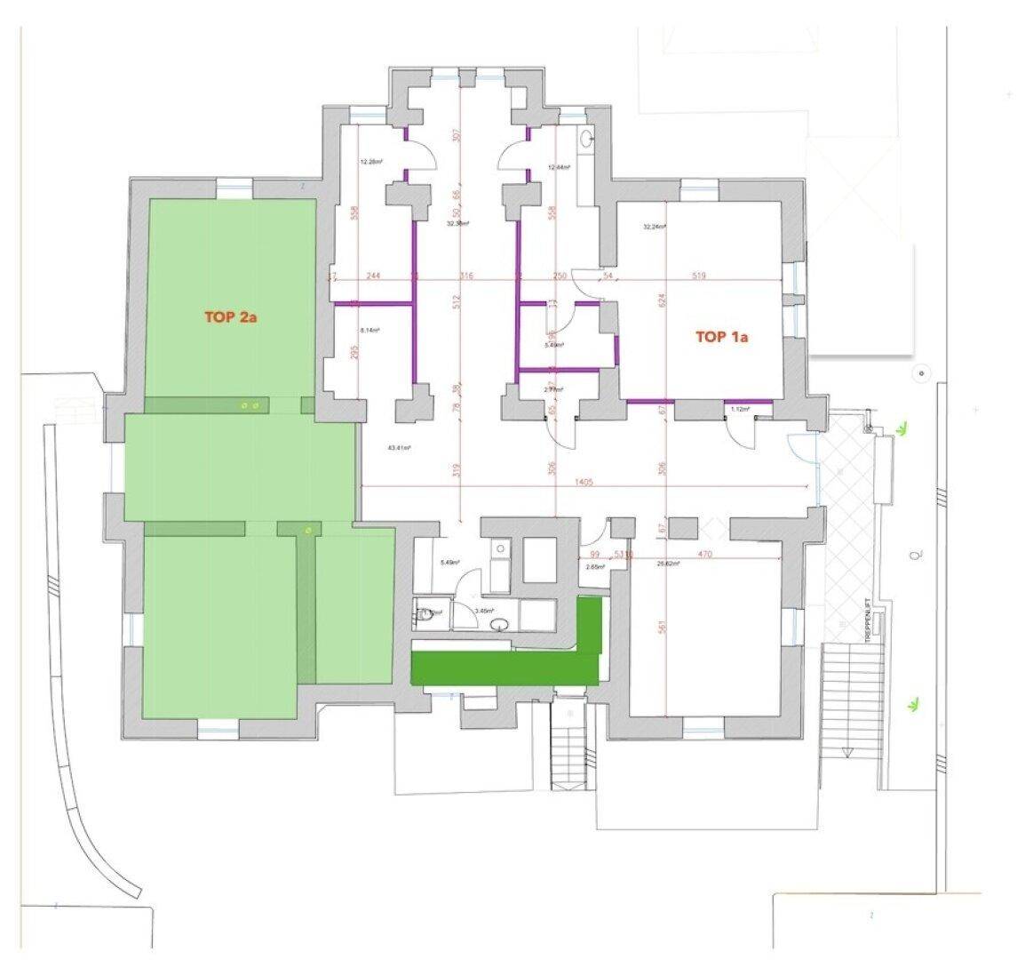 Grundrissplan zeigt zwei Wohneinheiten mit Garten und Terrasse sowie mehreren Bädern.