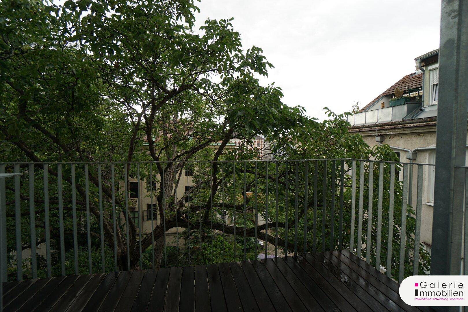 Westseitiger Balkon